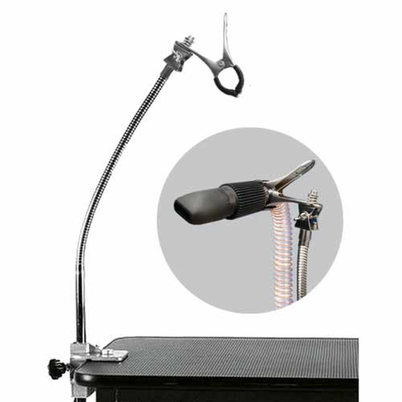 Hvordan hjælper en fleksibel arm med klemme i dyrepleje?